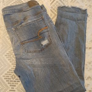 Distressed American eagle cropped jeggings
